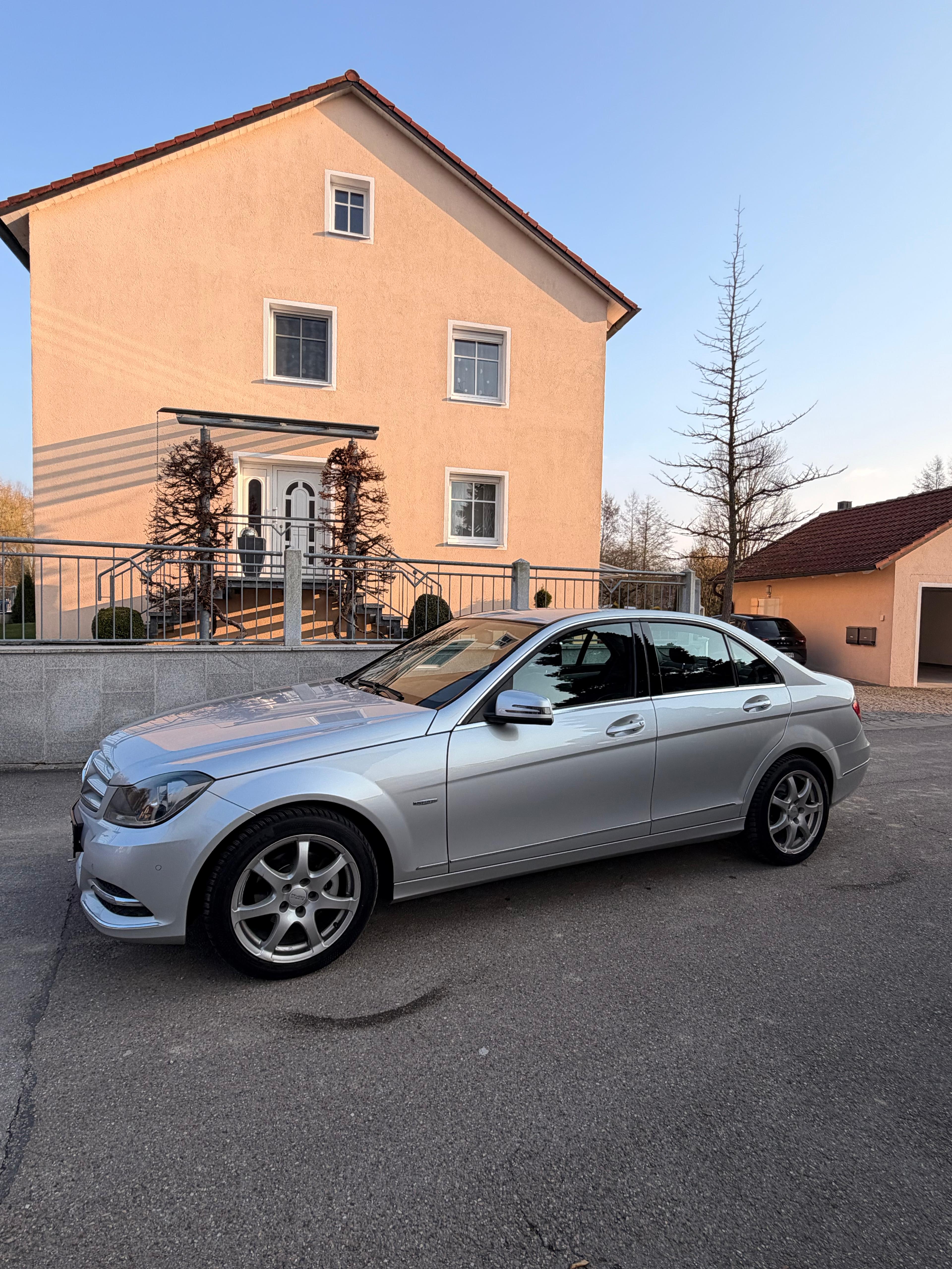 Mercedes-Benz Limousine C 180 CGI BlueEfficiency - Image 7