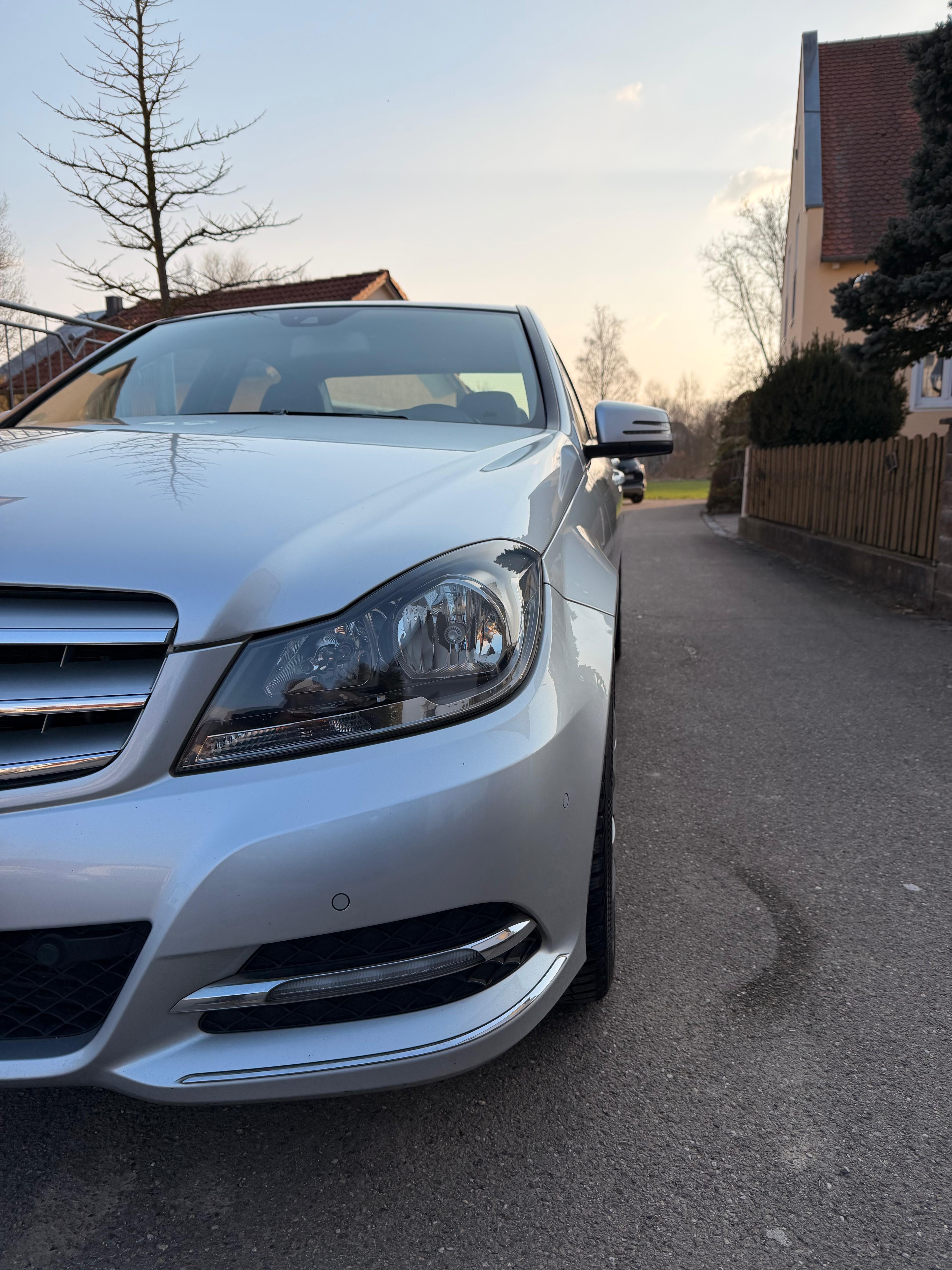 Mercedes-Benz Limousine C 180 CGI BlueEfficiency - Image 4